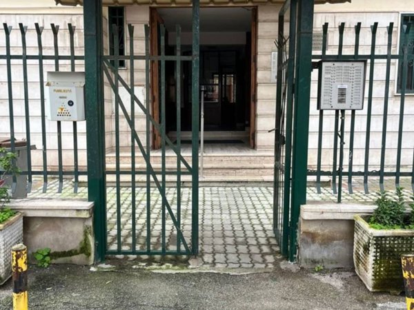 appartamento in affitto a Napoli in zona Stella