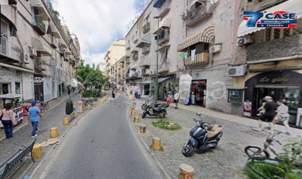 negozio in affitto a Napoli in zona Fuorigrotta