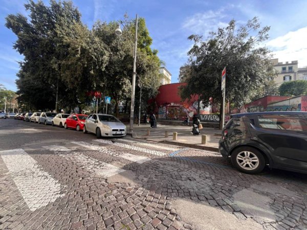 locale commerciale in affitto a Napoli in zona Stella