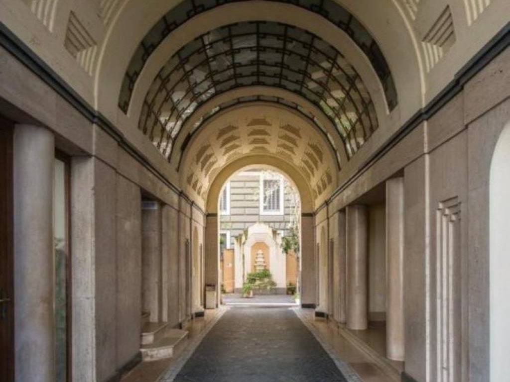 appartamento in affitto a Napoli in zona Chiaia