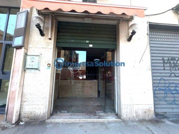 negozio in affitto a Napoli in zona Fuorigrotta
