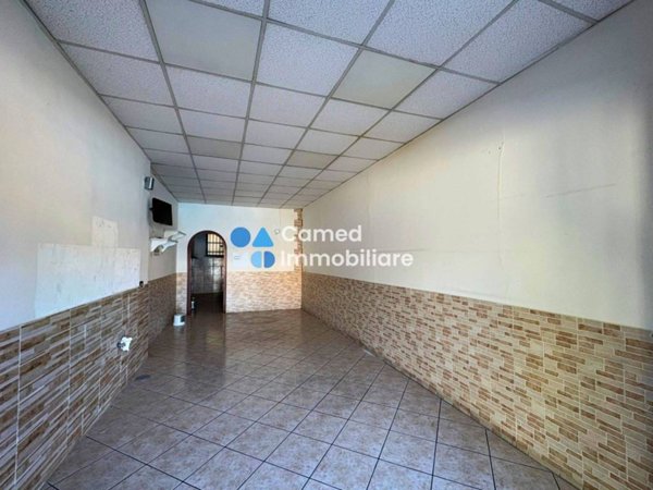 negozio in affitto a Napoli in zona Pianura