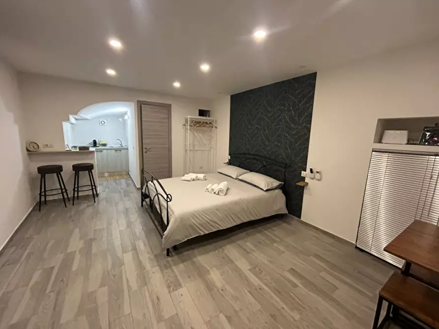 appartamento in affitto a Napoli in zona Chiaia