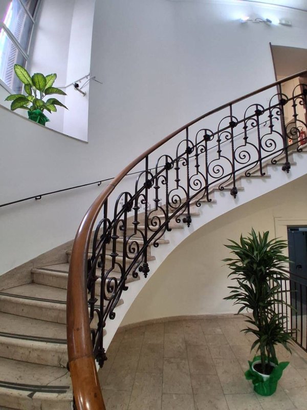 ufficio in affitto a Napoli in zona Chiaia