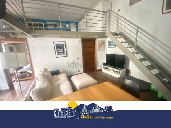 appartamento in affitto a Napoli in zona Chiaia