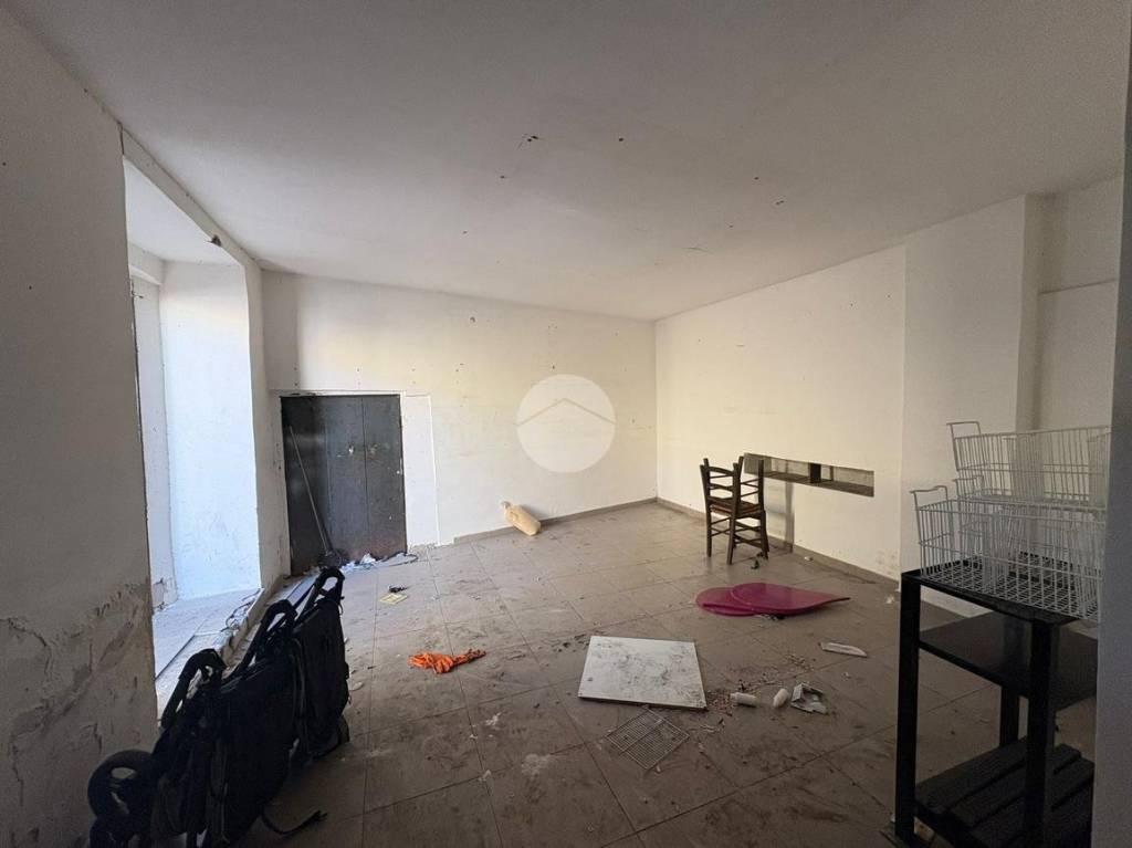 locale commerciale in affitto a Napoli in zona Zona Industriale-Ferrovia