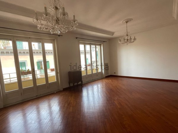 appartamento in affitto a Napoli in zona Chiaia