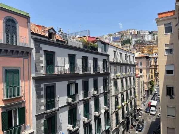 appartamento in affitto a Napoli in zona Chiaia