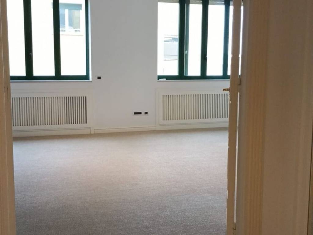 appartamento in affitto a Napoli in zona Chiaia