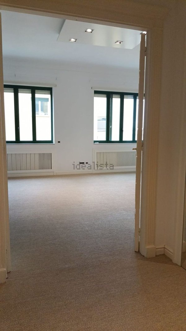 appartamento in affitto a Napoli in zona Chiaia