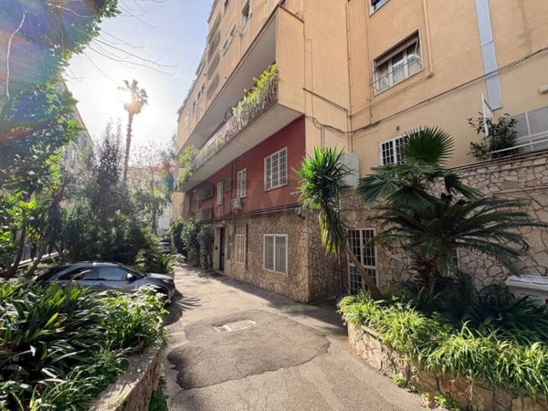 appartamento in affitto a Napoli in zona Chiaia