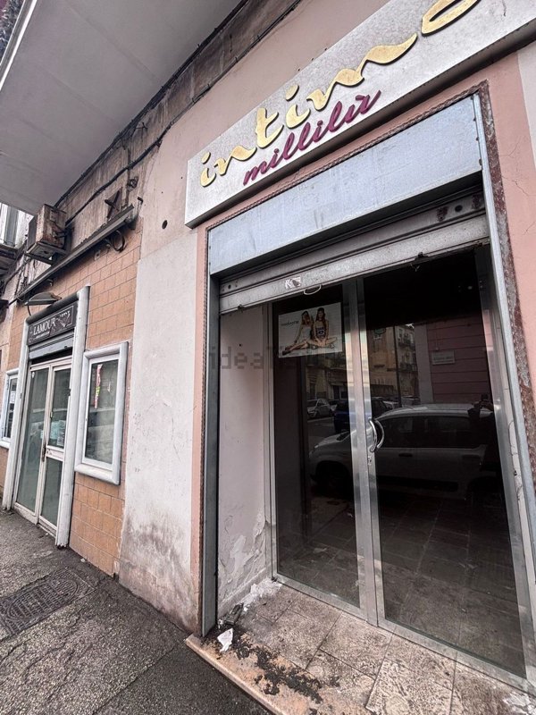 locale commerciale in affitto a Napoli in zona Miano