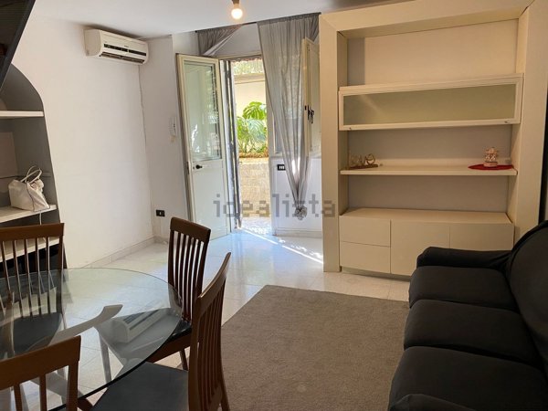 appartamento in affitto a Napoli in zona Chiaia