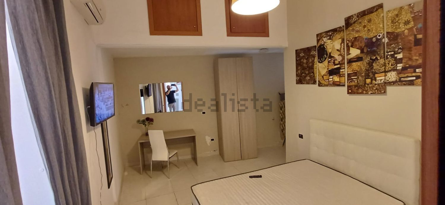 appartamento in affitto a Napoli in zona San Carlo all'Arena