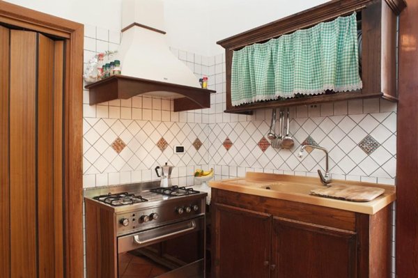 camera singola in affitto a Napoli in zona Chiaia