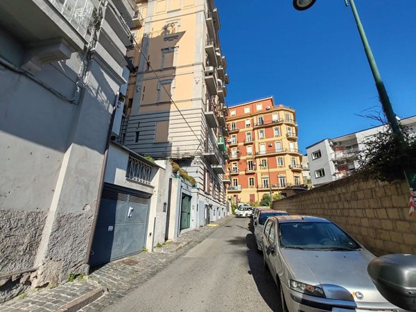appartamento in affitto a Napoli in zona Chiaia
