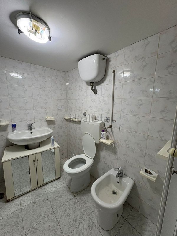 appartamento in affitto a Napoli in zona San Carlo all'Arena