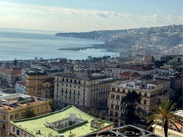 appartamento in affitto a Napoli in zona Chiaia