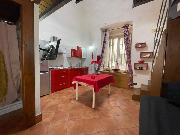 appartamento in affitto a Napoli in zona Chiaia