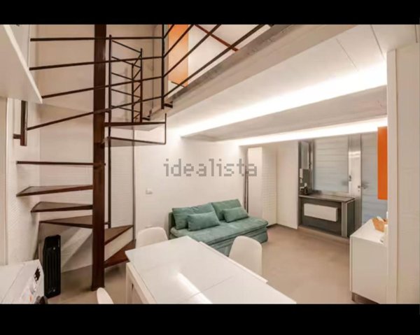 appartamento in affitto a Napoli in zona Chiaia