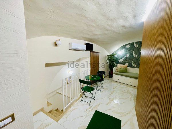 appartamento in affitto a Napoli in zona Stella