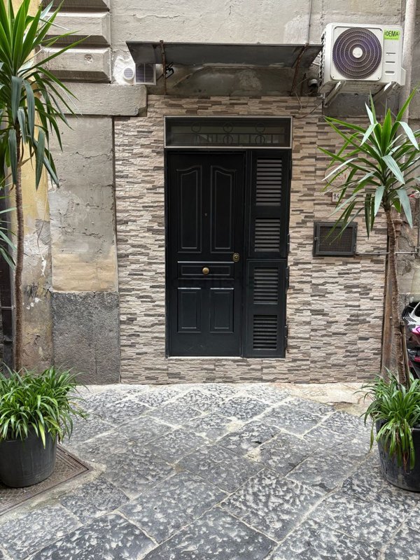 appartamento in affitto a Napoli in zona Stella