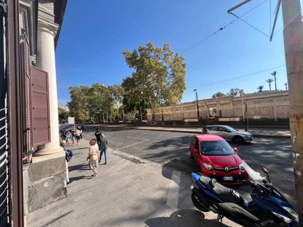 ufficio in affitto a Napoli in zona Chiaia