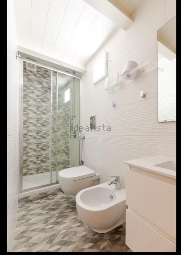 appartamento in affitto a Napoli in zona Chiaia