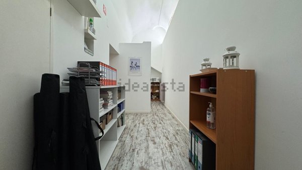 ufficio in affitto a Napoli in zona Chiaia