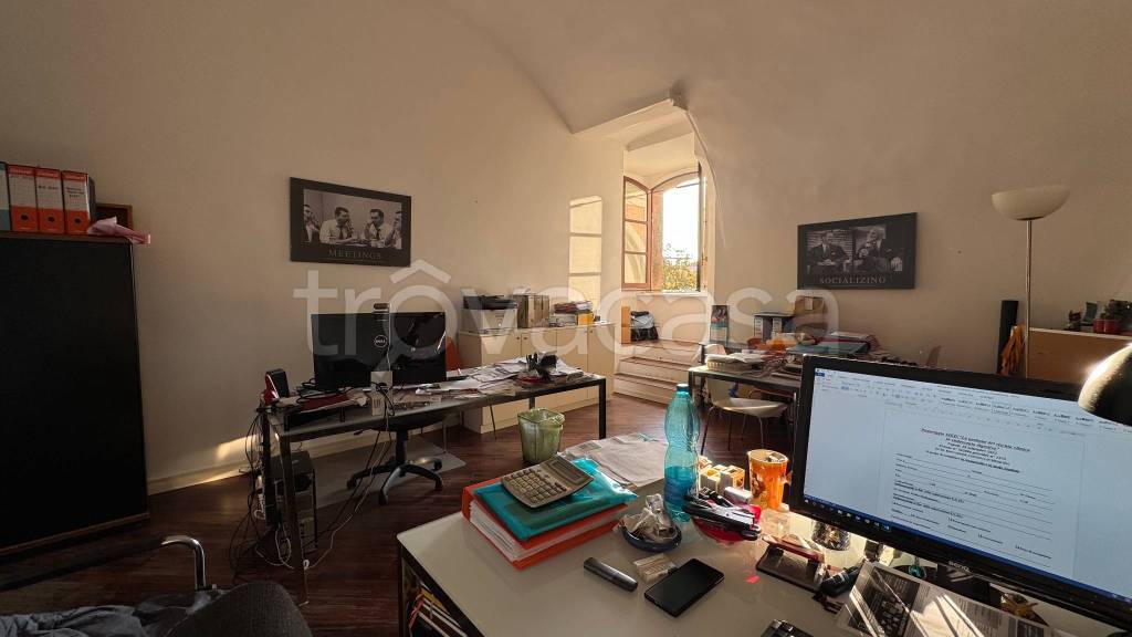 ufficio in affitto a Napoli in zona Chiaia