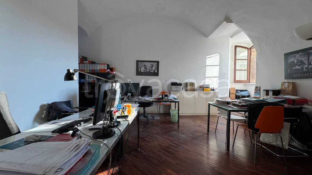 ufficio in affitto a Napoli in zona Chiaia