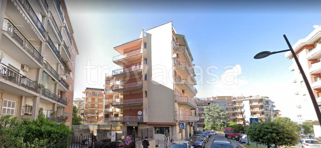 negozio in affitto a Napoli in zona Capodimonte / Colli Aminei