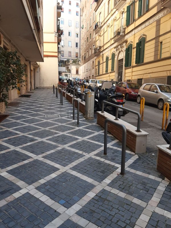 ufficio in affitto a Napoli in zona Vomero