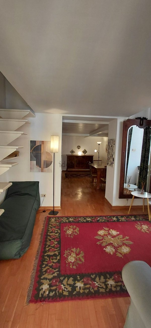 appartamento in affitto a Napoli in zona Chiaia