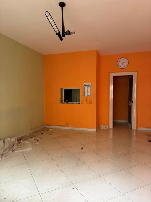 locale commerciale in affitto a Napoli