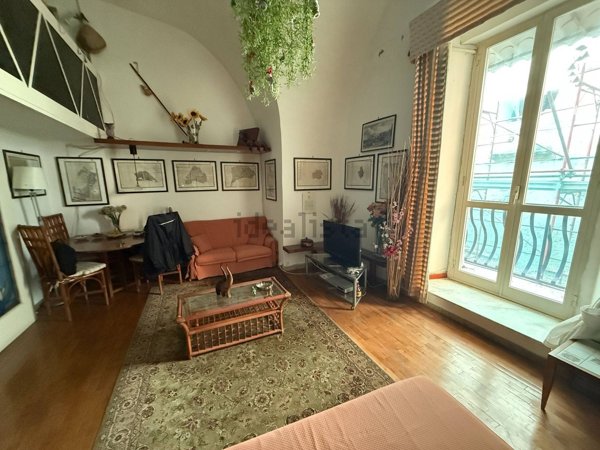 appartamento in affitto a Napoli in zona Chiaia