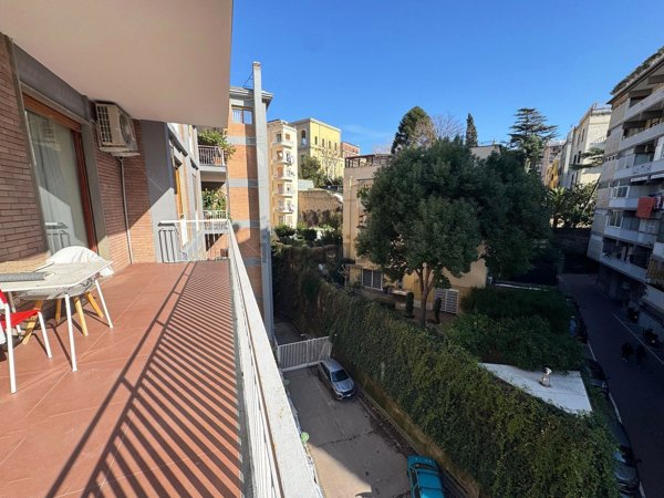 appartamento in affitto a Napoli in zona Chiaia