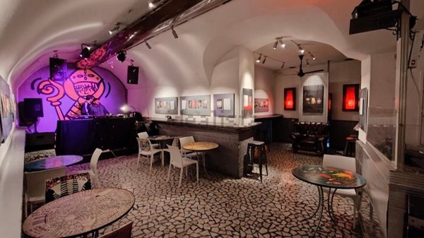 negozio in affitto a Napoli