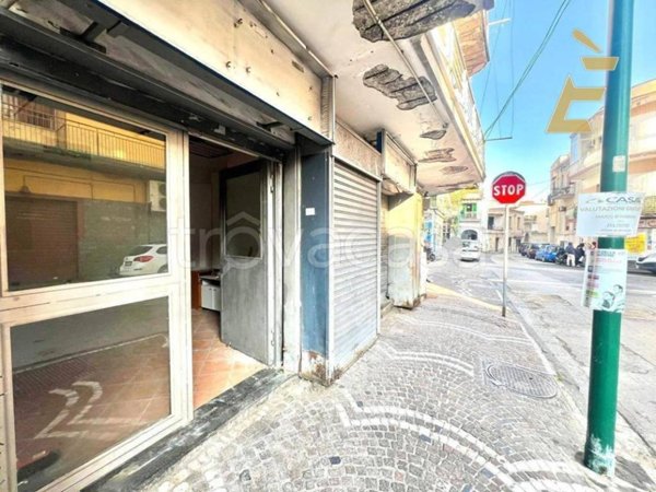 negozio in affitto a Napoli in zona Piscinola