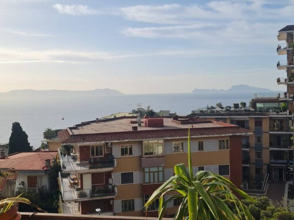 appartamento in affitto a Napoli in zona Posillipo