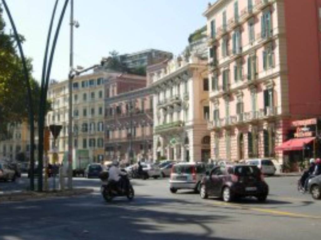 appartamento in affitto a Napoli in zona Chiaia