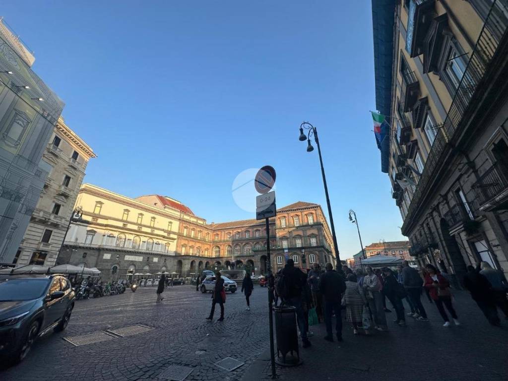 negozio in affitto a Napoli