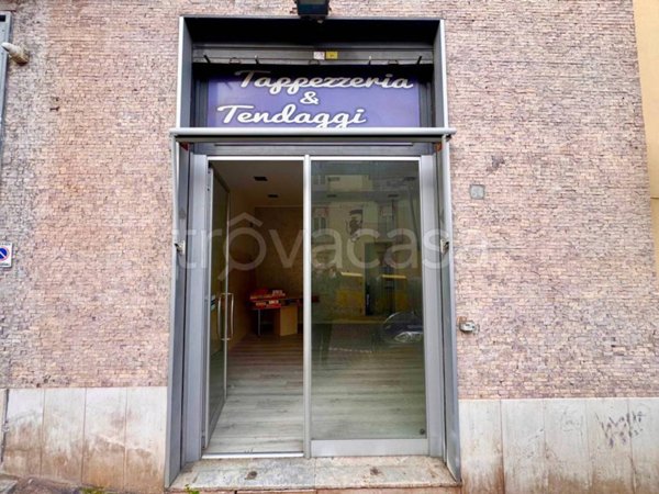 locale commerciale in affitto a Napoli in zona Arenella