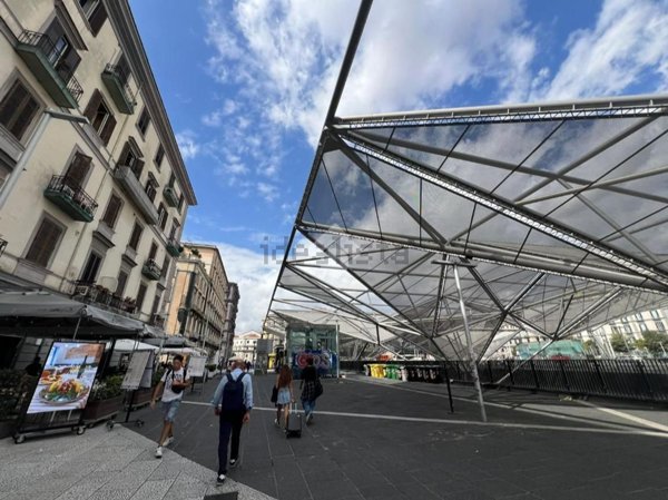 negozio in affitto a Napoli in zona Pendino / San Giuseppe