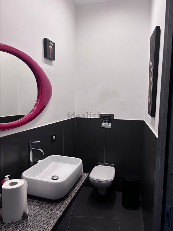 negozio in affitto a Napoli in zona Fuorigrotta