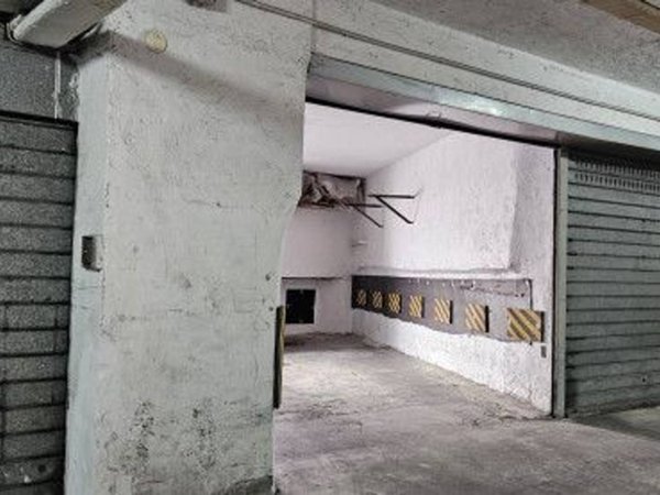 negozio in affitto a Napoli in zona Vomero