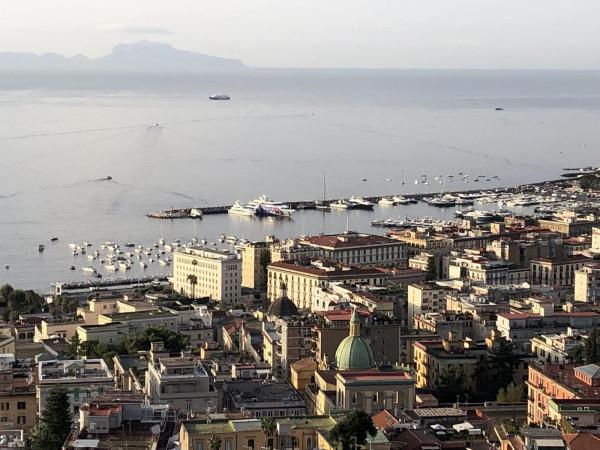 appartamento in affitto a Napoli in zona Chiaia