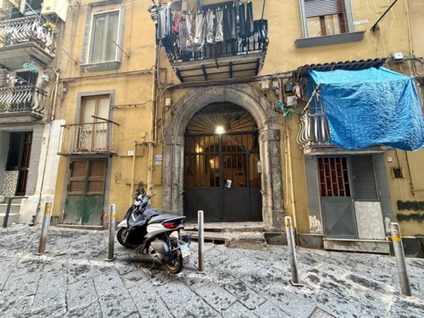 locale commerciale in affitto a Napoli