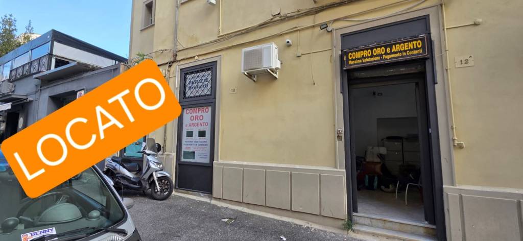 negozio in affitto a Napoli in zona Bagnoli