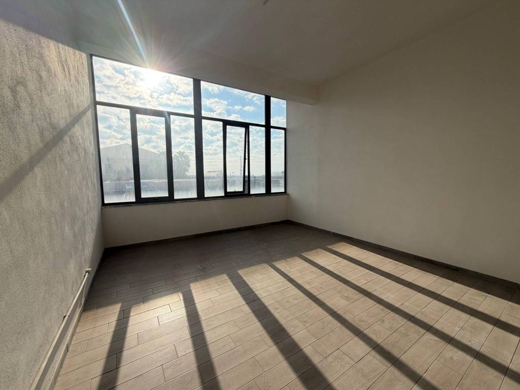 ufficio in affitto a Napoli in zona Zona Industriale-Ferrovia